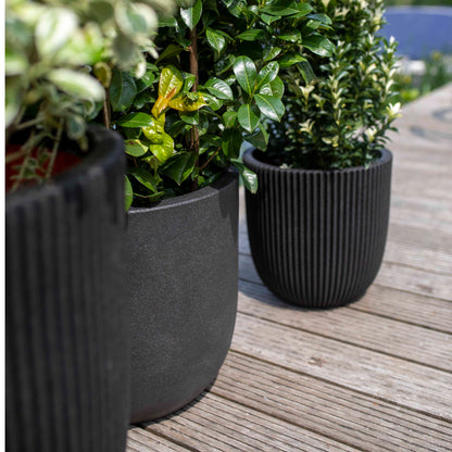 Capi Nature Groove Planter Ball Intense Black