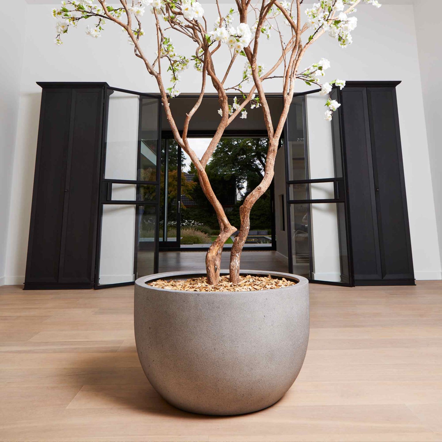 Grigio New Egg Pot Low Natural Concrete